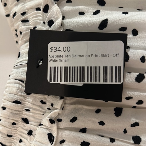 White pleated skort with black dots, Small, NWTS - Picture 4 of 5